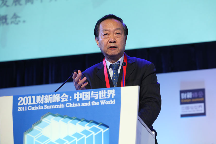 11月11日，北京，全国政协经济委员会副主任、工业和信息化部前部长李毅中做主旨演讲。