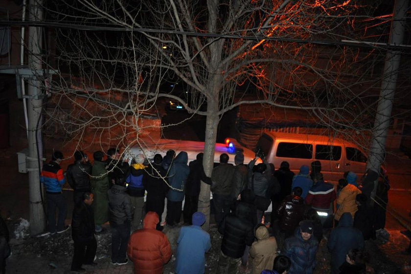 沈阳劫匪与警方当街枪战被击毙