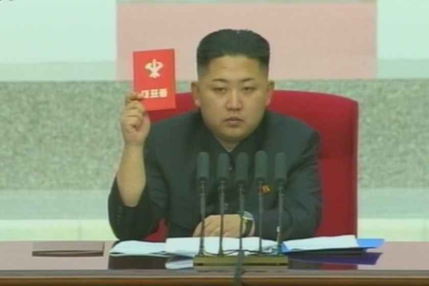 照片显示,4月11日,金正恩出席朝鲜劳动党第4次代