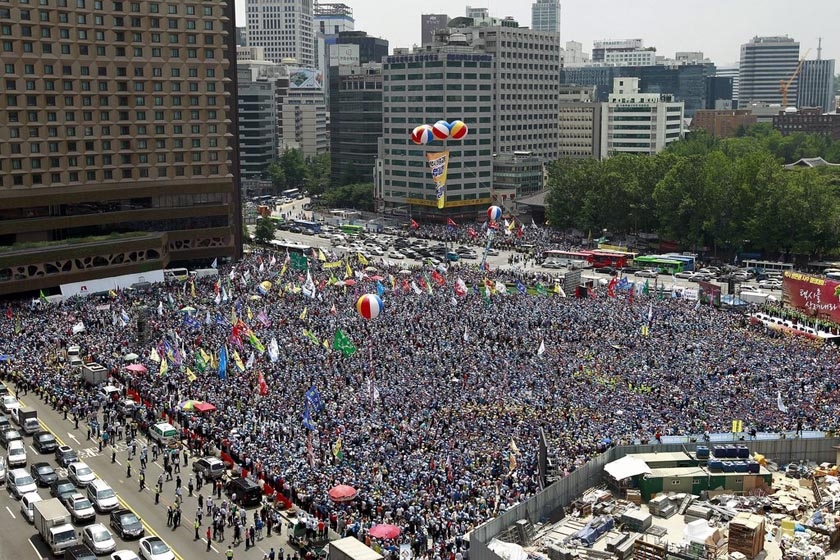 韩国出租车司机举行全国大罢工