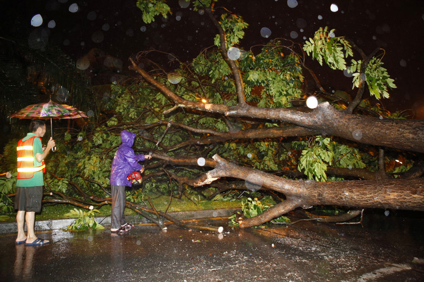 台风韦森特来袭 香港挂最高级别警示