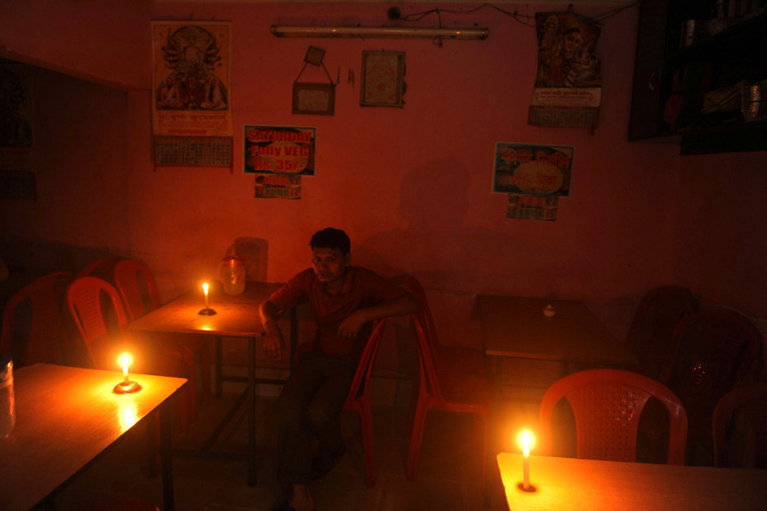 印度大停电致首都交通瘫痪