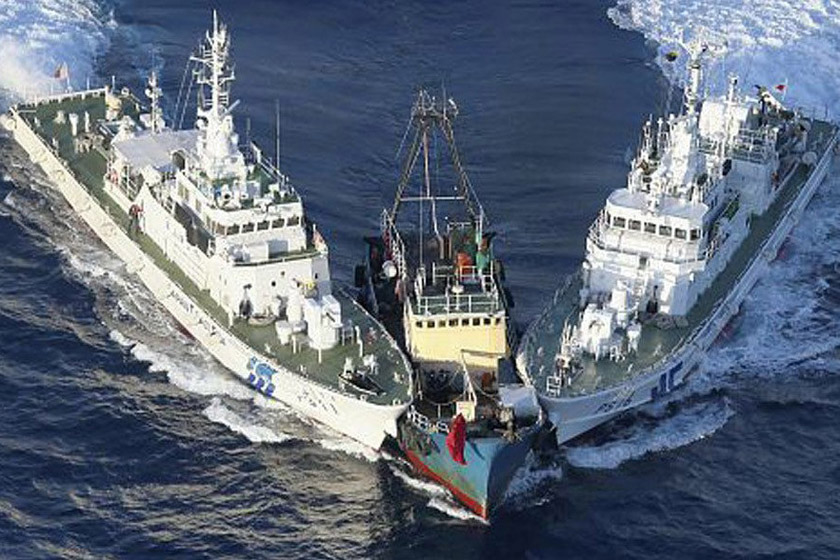香港保钓船7名成员登上钓鱼岛_图片频道_财新网