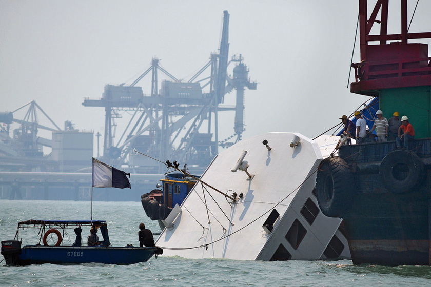香港僧人为撞船事故遇难者超度