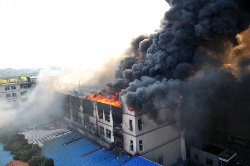 浙江温岭一鞋厂大火+发生五次爆炸