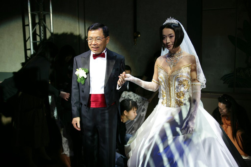 侯龙涛十四位老婆图