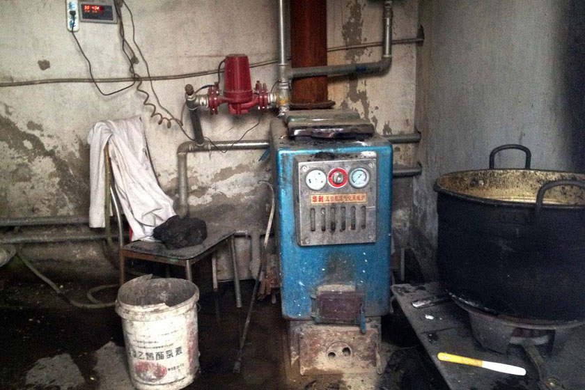 北京假牙黑作坊 成本几十元到医院卖六千