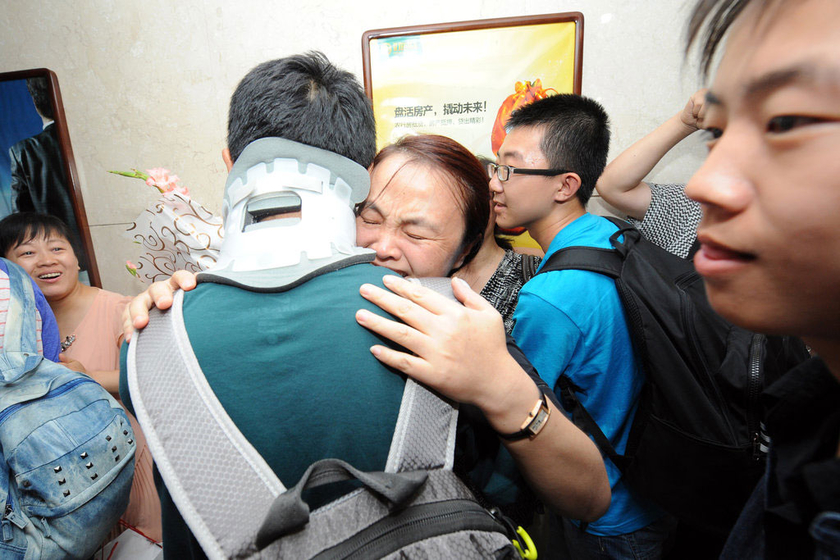 韩亚空难幸存山西学生回到太原