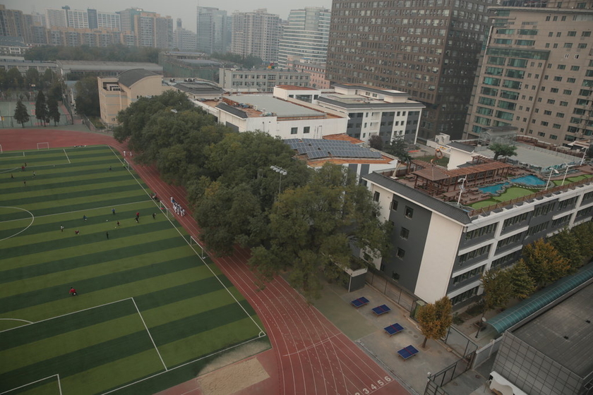 北京八一中学屋顶建环保花园