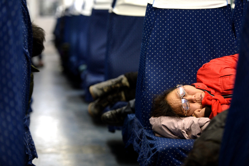 高铁抢走K字头火车客流 硬座车厢遇冷