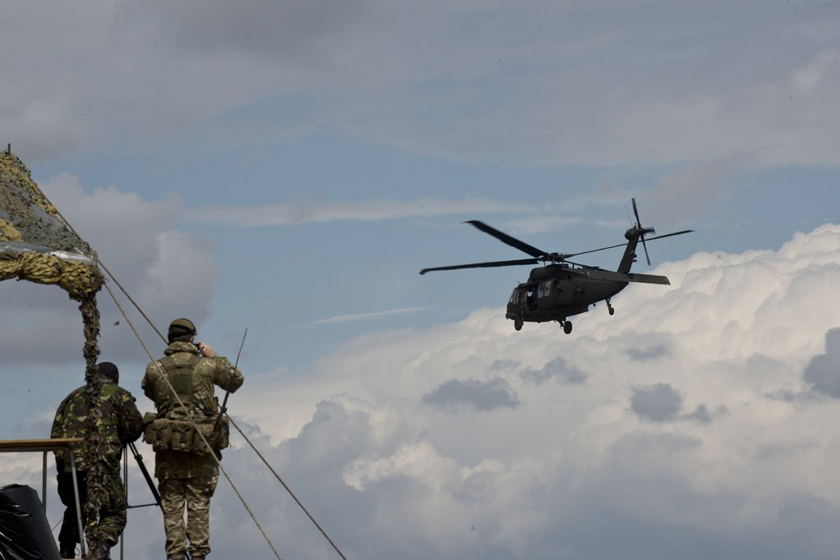 北约在罗马尼亚举行联合军演 2200余军人参加