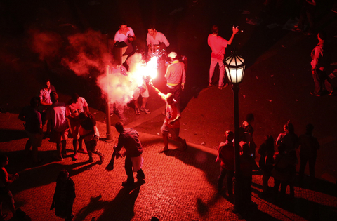 葡萄牙本菲卡足球队庆祝夺冠引发骚乱