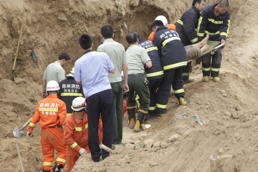 郑州一工地发生坍塌3人遇难1人生还