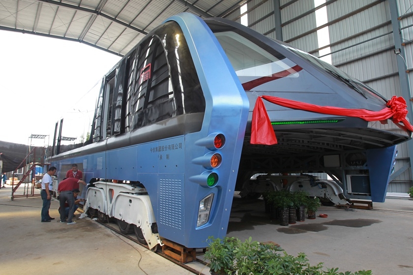 河北秦皇岛“空中巴士”路面测试 可载 300 人_图片频道_财新网