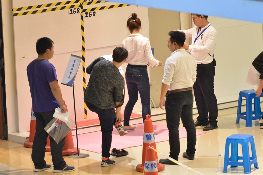 沈阳公安局社会招聘辅警 数千人排长队求职