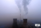 独家：航拍雾霾中的河北工厂