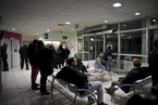 法国爆发大规模禽流感医院人满为患 数千人确诊