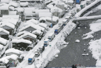 日本多地遭遇大雪 致交通瘫痪