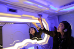 胶囊旅馆亮相哈尔滨 外观科幻如太空舱