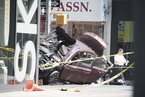 美国纽约时报广场发生汽车撞人事件 致1死22伤