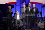 美国五名前总统同台出席音乐会 筹款助飓风灾民
