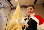 黄金圣诞树亮相日本银座商场 总价值超2000万