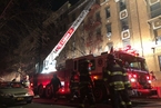 美国纽约一公寓楼发生火灾 已致12人死亡