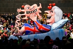 德国举行“玫瑰星期一”狂欢 “政要”遭恶搞
