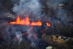 夏威夷火山再发威 熔岩从裂缝涌出流向居民区