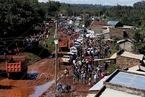 肯尼亚持续暴雨致一座大坝决堤 至少41人死亡