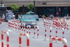 为治理违章停车 杭州200米道路设置400个铁柱