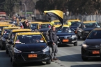 智利出租车司机举行全国大罢工 抗议打车软件