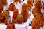 德国举办红头发日活动 红头发人齐聚一堂