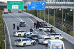 丹麦警方重大行动 关闭通往瑞典德国的桥梁渡轮