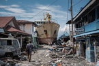 印尼地震海啸已造成1944人死亡 5000人下落不明
