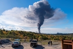 欧文石油加拿大炼油厂爆炸 黑烟冲天街道关闭