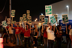 美国通用汽车4.9万名工人举行全美大罢工