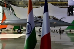法国向印度交付首架“阵风”战机