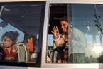 伊拉克向叙利亚运送后勤物资 协助难民顺利转移