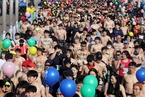韩国举行冬泳和马拉松 庆祝2020年到来