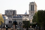 巴黎圣母院失火一周年 修复工程因疫情暂停