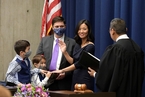 华裔女性吴弭宣誓就任波士顿新市长