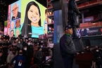 纽约时报广场举行守夜活动 悼念地铁遇害华裔女子