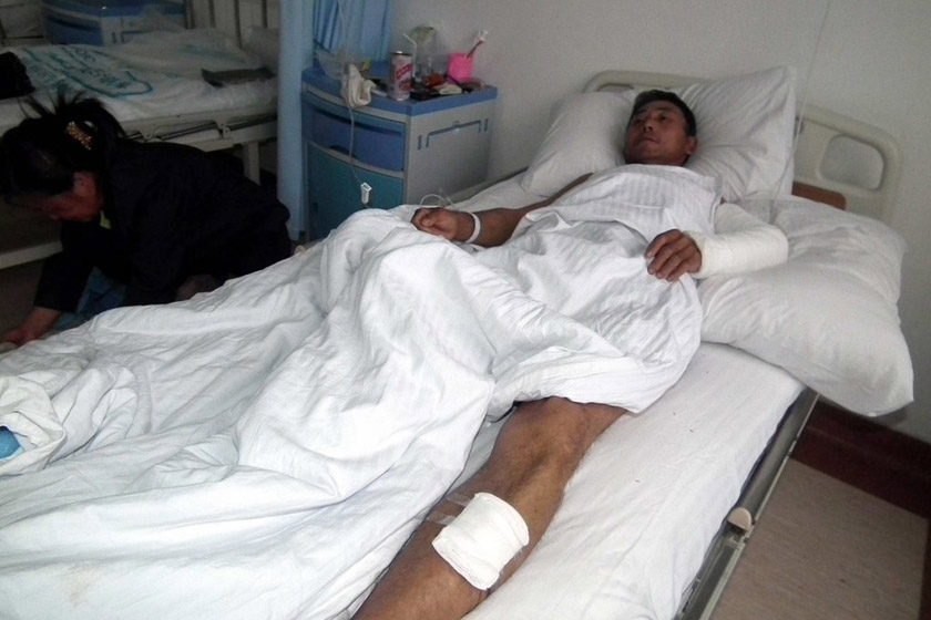 2011年9月19日,安徽芜湖,王根海的左手和左腿也被人打伤