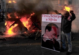 “占领华尔街”运动烧至全球