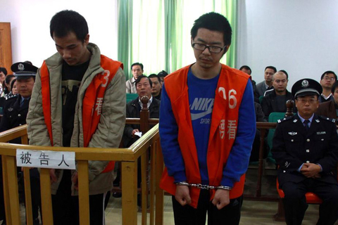 11月22日，南京，两名制毒嫌犯受审。 周袤/东方IC