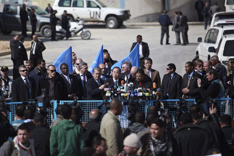 2月2日，加沙南部，联合国秘书长潘基文抵达汗尤尼斯难民营，并在新闻发布会上发表讲话。 CFP