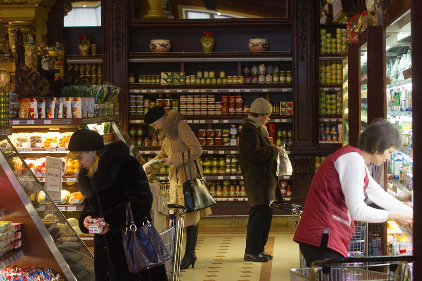 （资料图）位于莫斯科的耶利谢耶夫斯基食品市场。 CFP_揭秘俄罗斯超豪华古典宫廷超市