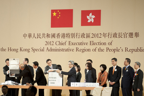 梁振英当选香港特区新任行政长官