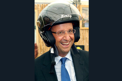 弗朗索瓦·奥朗德（Francois Hollande），1954年出生于法国鲁昂。奥朗德从政经验丰富，1997年至2008年担任社会党第一书记长达11年。2011年10月16日，奥朗德赢得党内初选，成为法国社会党2012年总统大选候选人。2012年5月6日，奥朗德正式当选法国新一任总统，成为第五共和国第二位社会党籍总统。